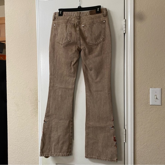 Grace in LA Tan Brown Floral Embroidered Flare Jeans Size 27” - Picture 7 of 15